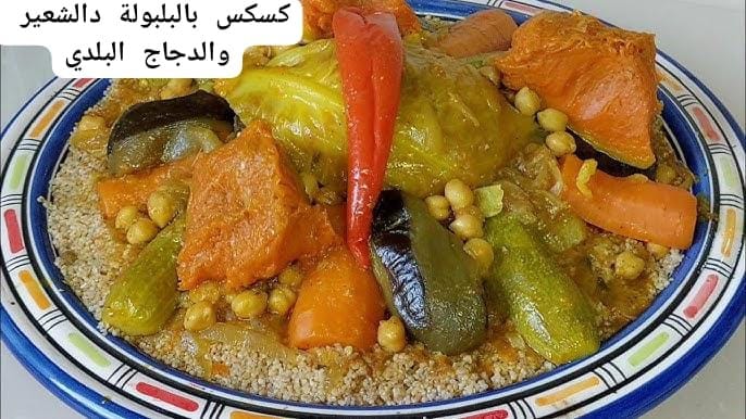 Couscous à l'orge et au poulet beldi